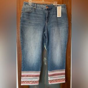 Chico’s Embellished Jeans So Slimming Girlfriend Capri Slim Leg NWT- 14 P